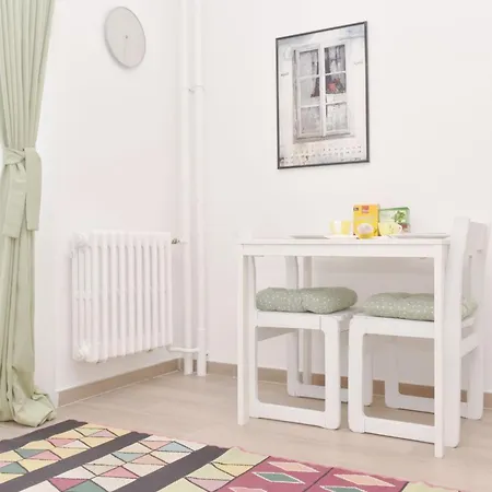 Charming In Center-excellent Location